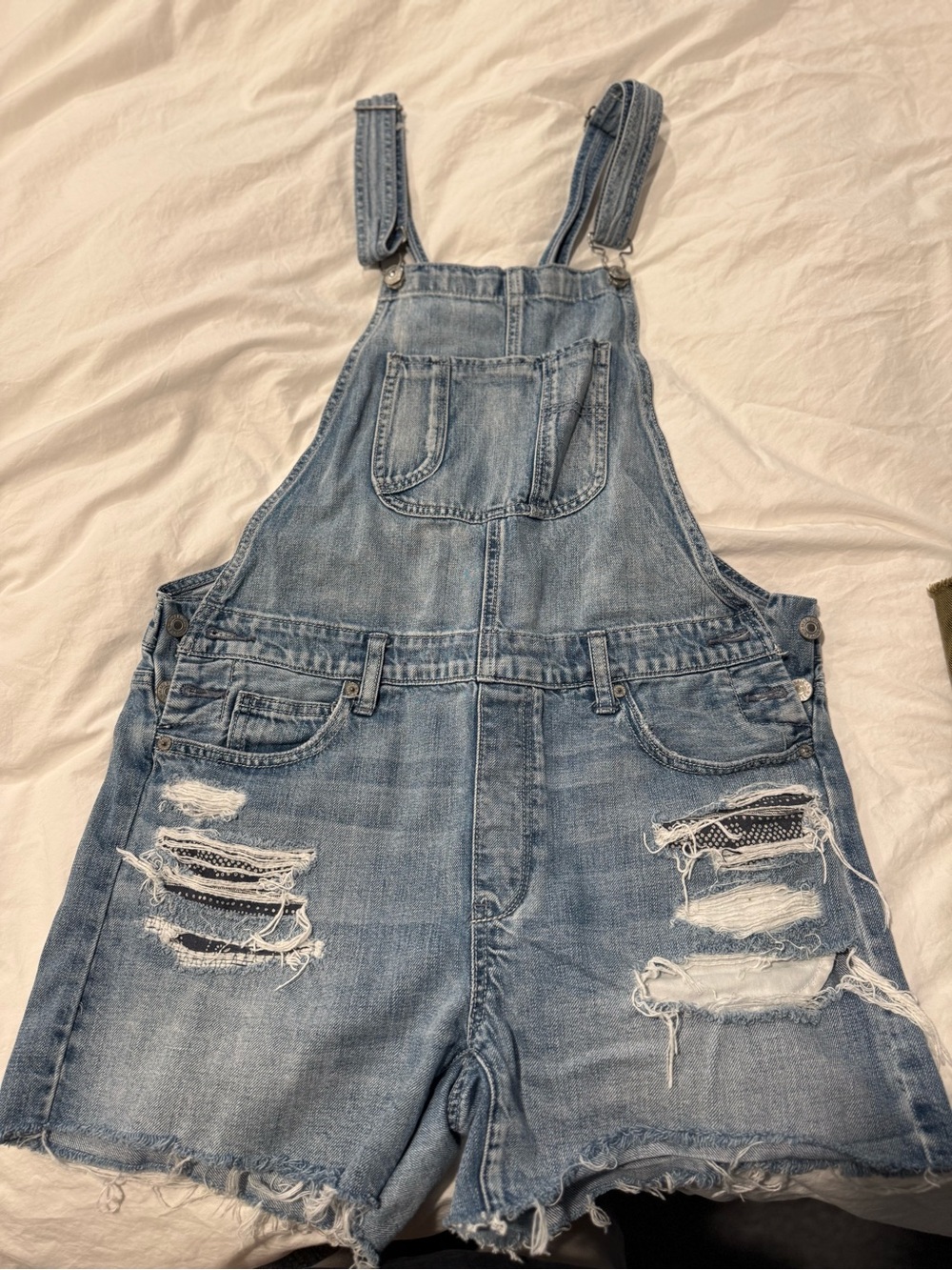 American Eagle Outfitters Light Wash Distressed Denim Short Overalls